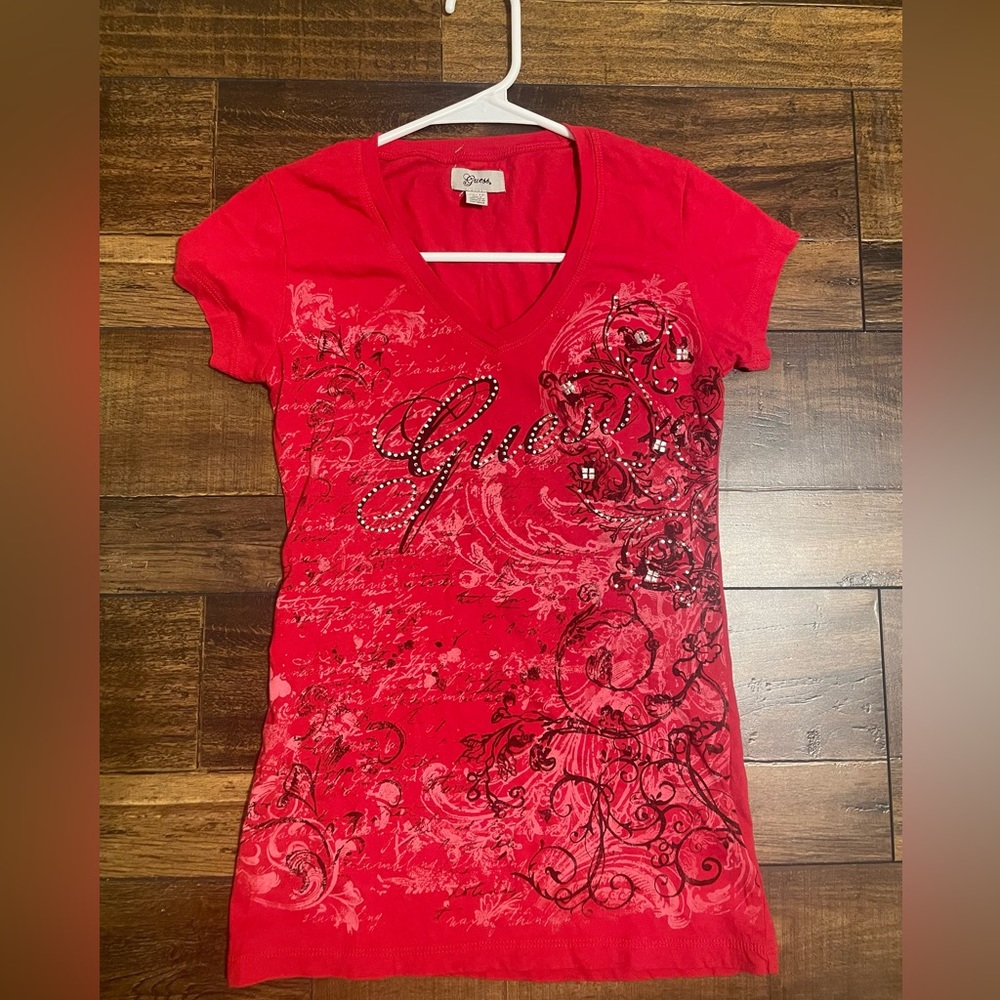 Guess graphic vintage T shirt!!